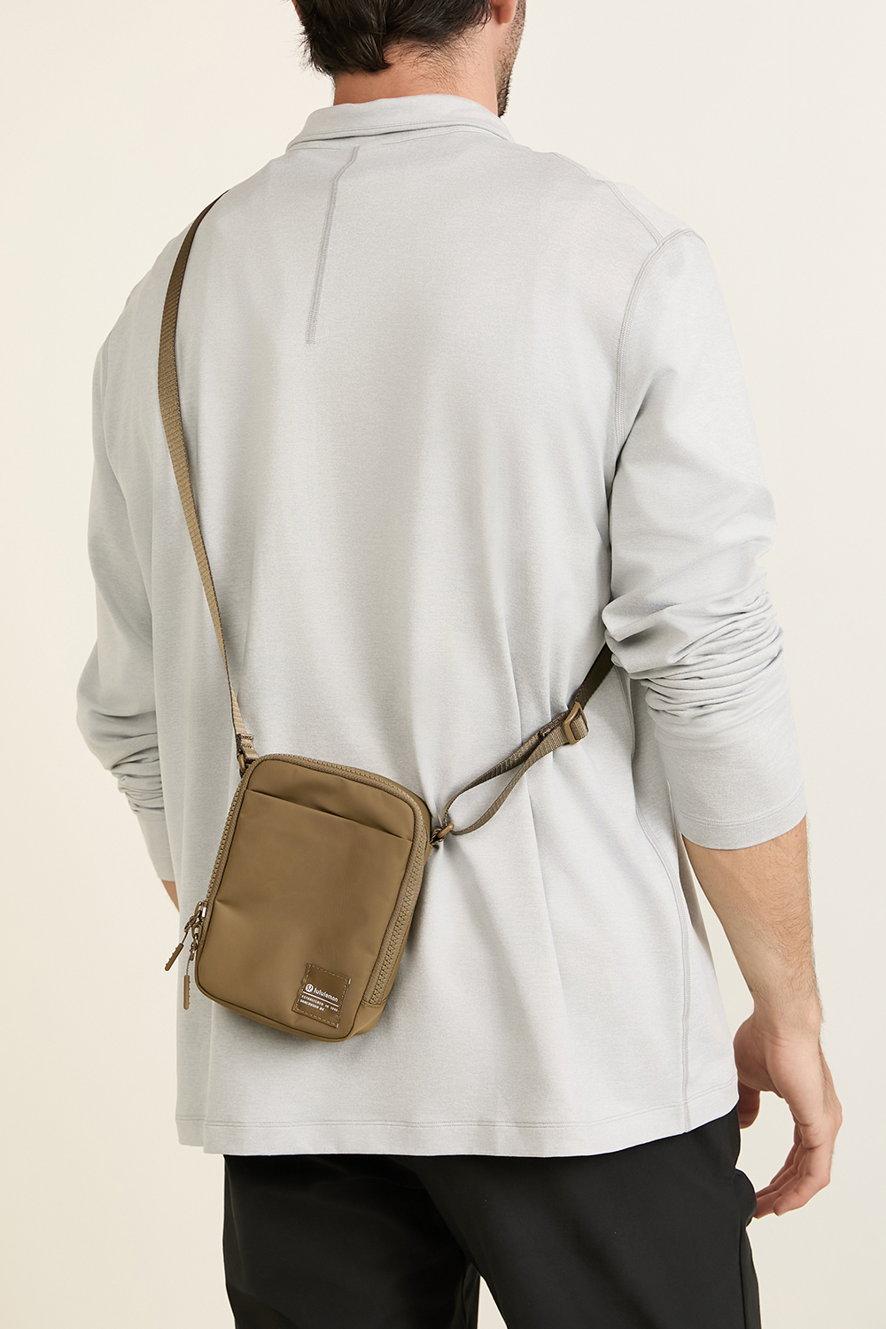 תמונת כל הלוק של Easy Access Crossbody